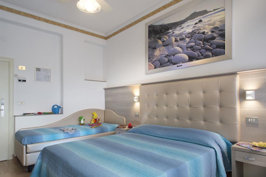 Hotel Titanus Bellaria-Igea Marina Ngoại thất bức ảnh