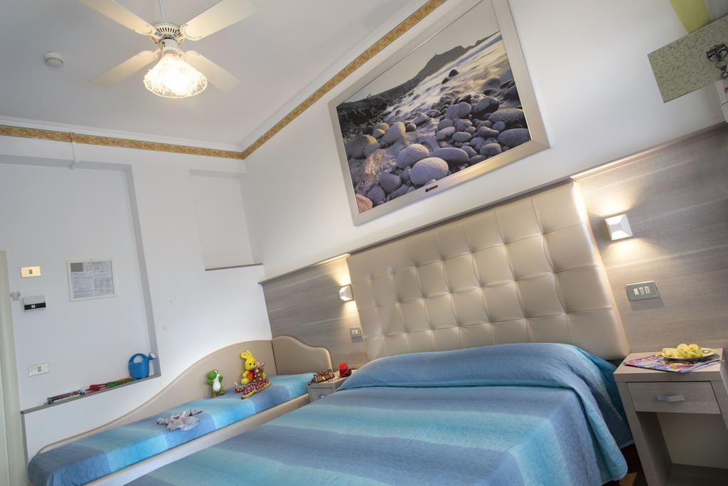Hotel Titanus Bellaria-Igea Marina Ngoại thất bức ảnh
