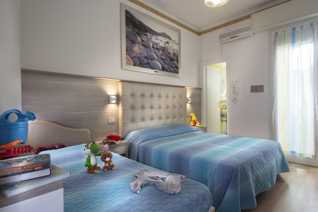 Hotel Titanus Bellaria-Igea Marina Ngoại thất bức ảnh
