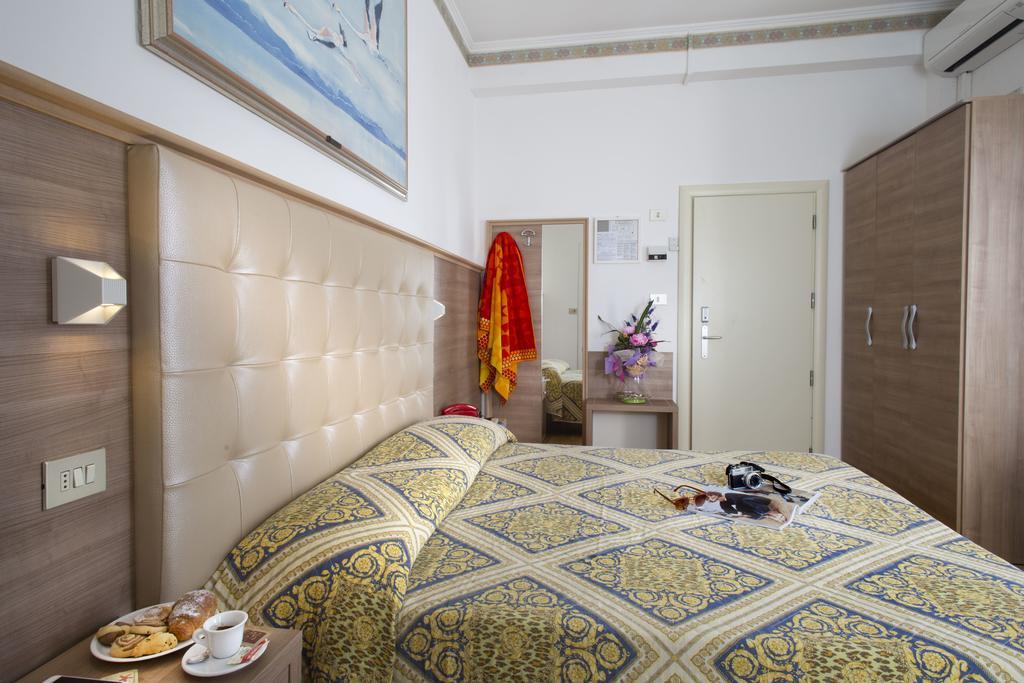 Hotel Titanus Bellaria-Igea Marina Ngoại thất bức ảnh