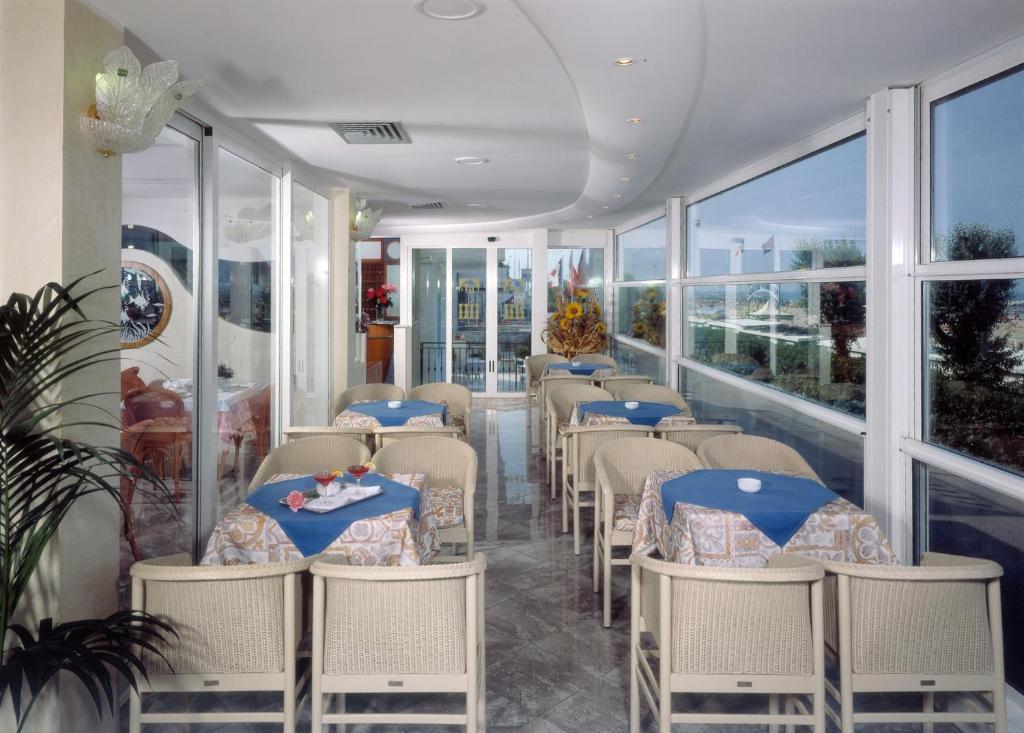 Hotel Titanus Bellaria-Igea Marina Ngoại thất bức ảnh