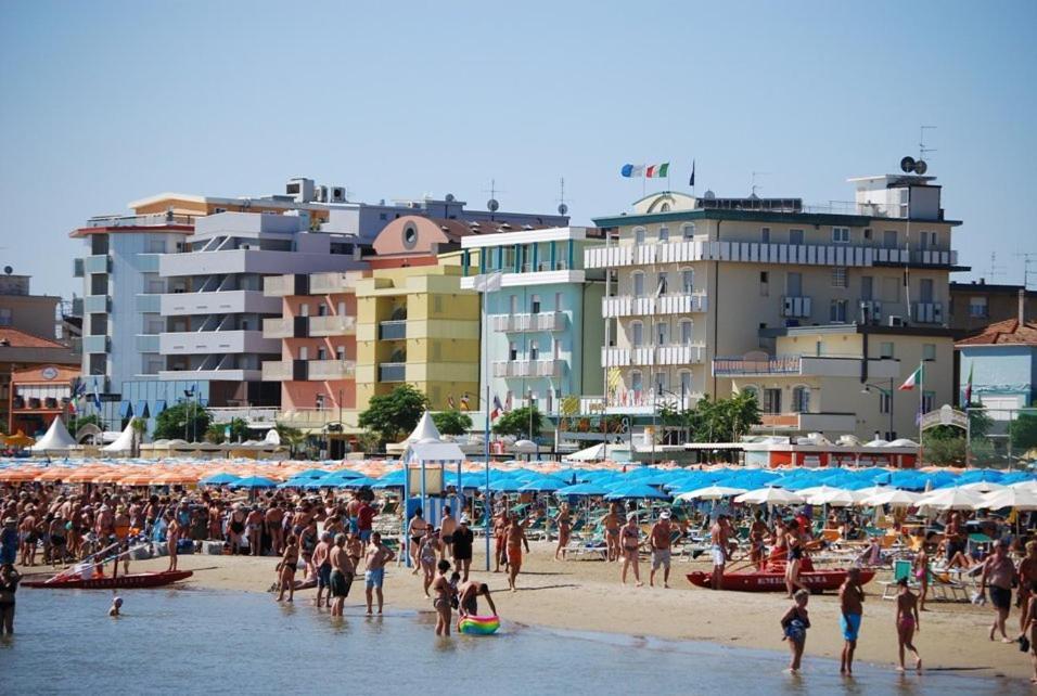 Hotel Titanus Bellaria-Igea Marina Ngoại thất bức ảnh